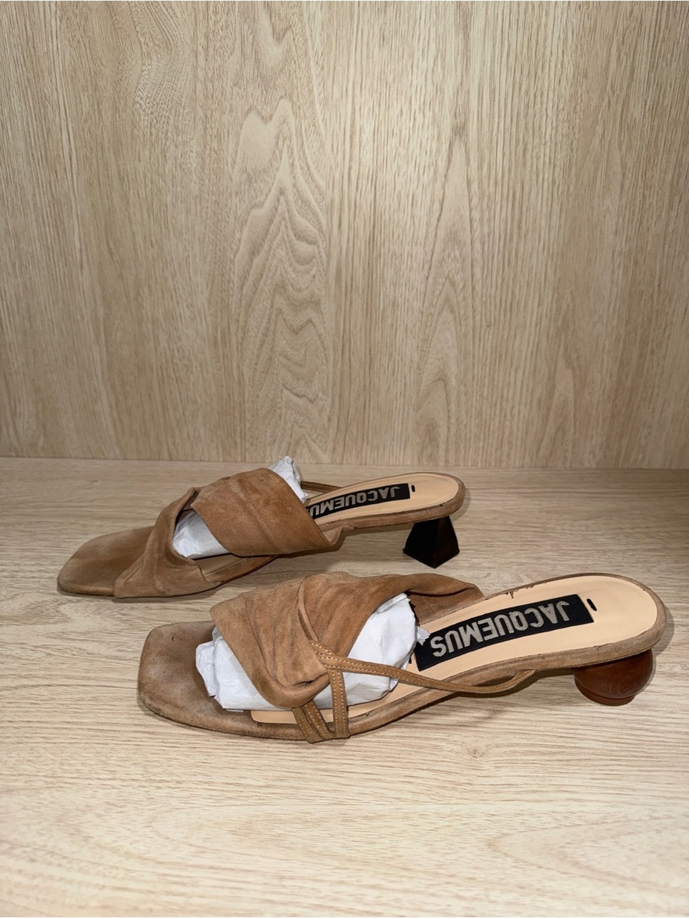 Jacquemus Tan Suede Knotted Mule Sandals - Picture 4 of 5